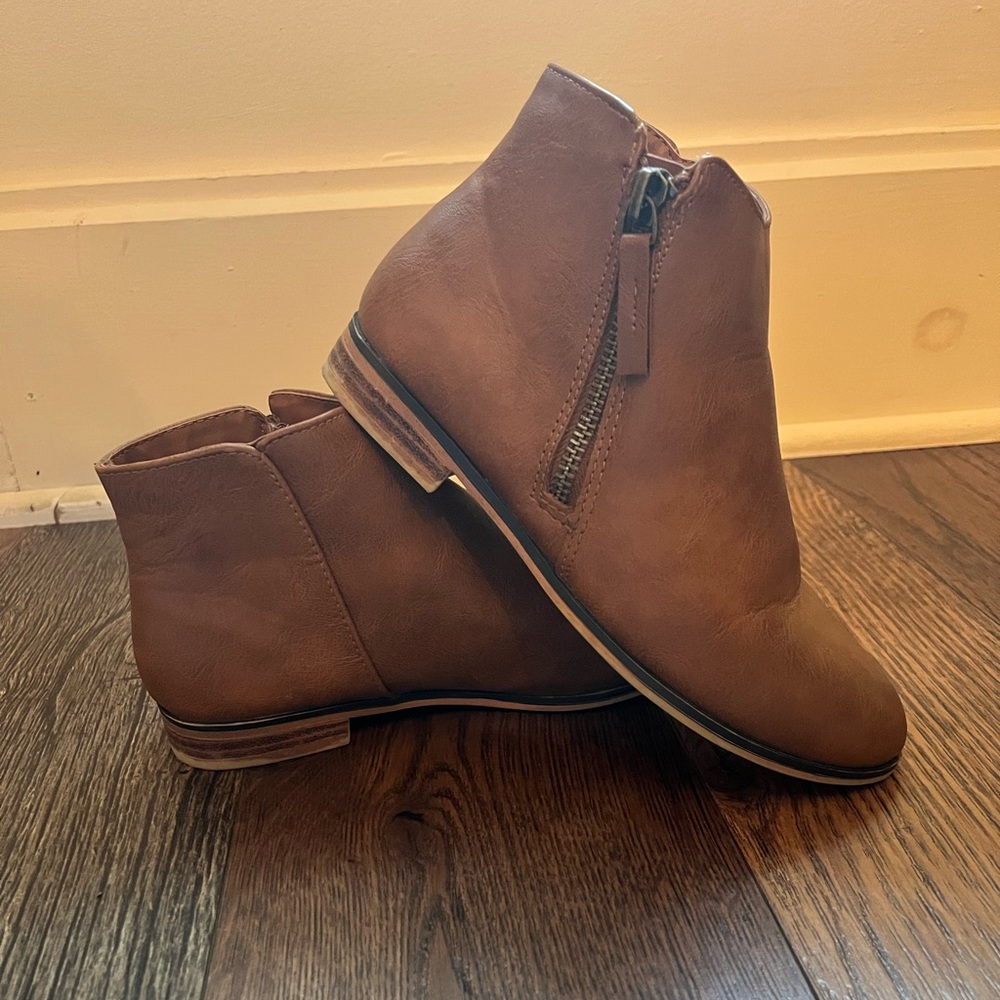Cat & Jack booties
